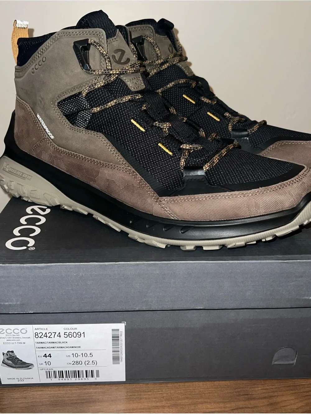 ECCO ult-trn Men's Waterproof Brown & Black Hiker Sneaker